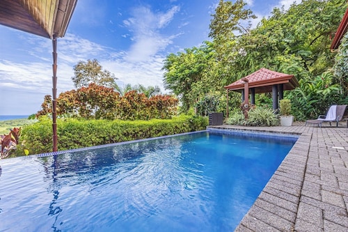 Exotica-All Suite House & Killer Views. On-site Staff-Gated Community-Paved Road