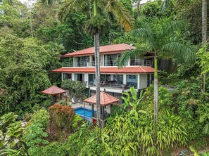 Exterior - Exotica-All Suite House & Killer Views. On-site Staff-Gated Community-Paved Road (Savegre de Aguirre)