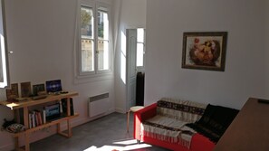 Living area - 2 rooms in the center of Paris (Paris)