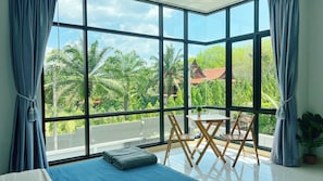 Villa | 3 hálószoba, íróasztal, sötétítőfüggöny és vasaló/vasalódeszka