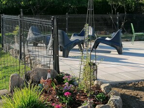 Property grounds - BLUE spacious room - Breakfast included (Gavray)