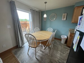 Dining - Riverwalk Condominiums #11 – Ground Floor with Private Patio, Close to Beach and (Seaside)