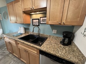 Fridge, oven, dishwasher, coffee/tea maker