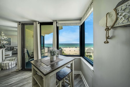STUNNING GULF VIEW with BEACH ACCESS and  EASY PARKING! Condo on the beach!