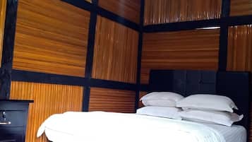15 bedrooms, WiFi