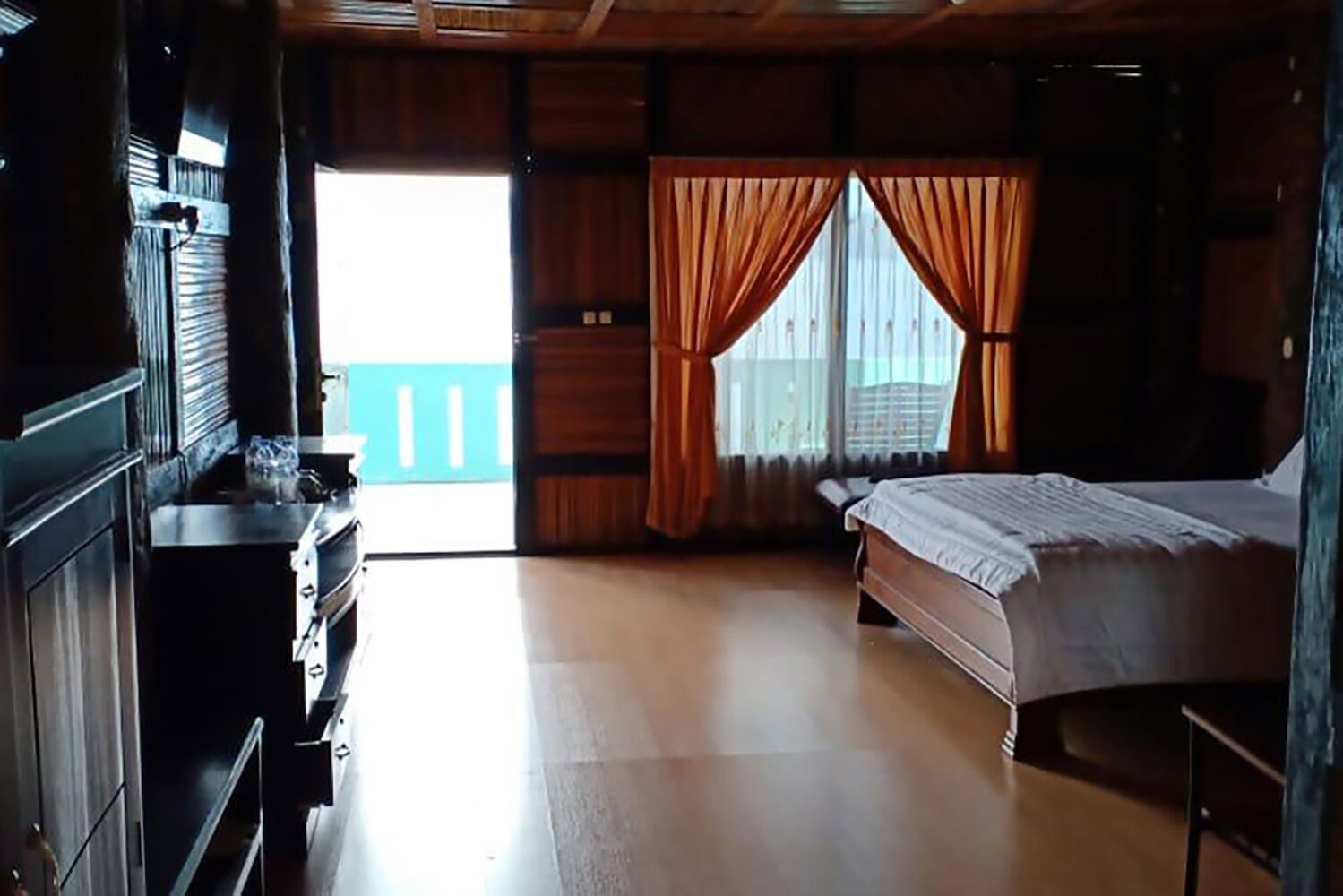 15 habitaciones y wifi 