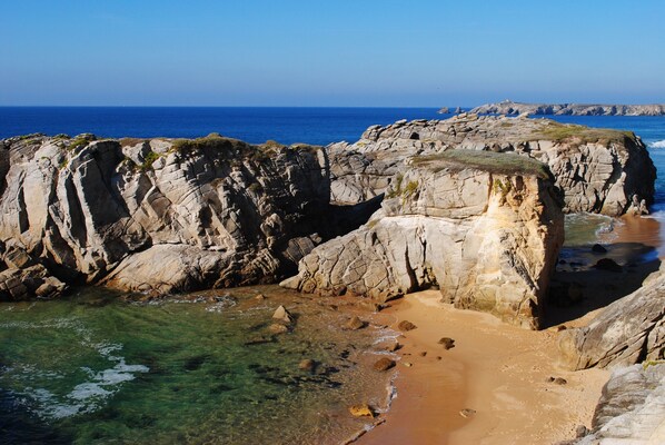 靠近海滩、沙滩椅