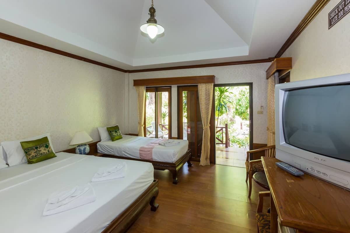 Bungalow familiare | 1 camera, una cassaforte in camera, una scrivania, Wi-Fi gratuito