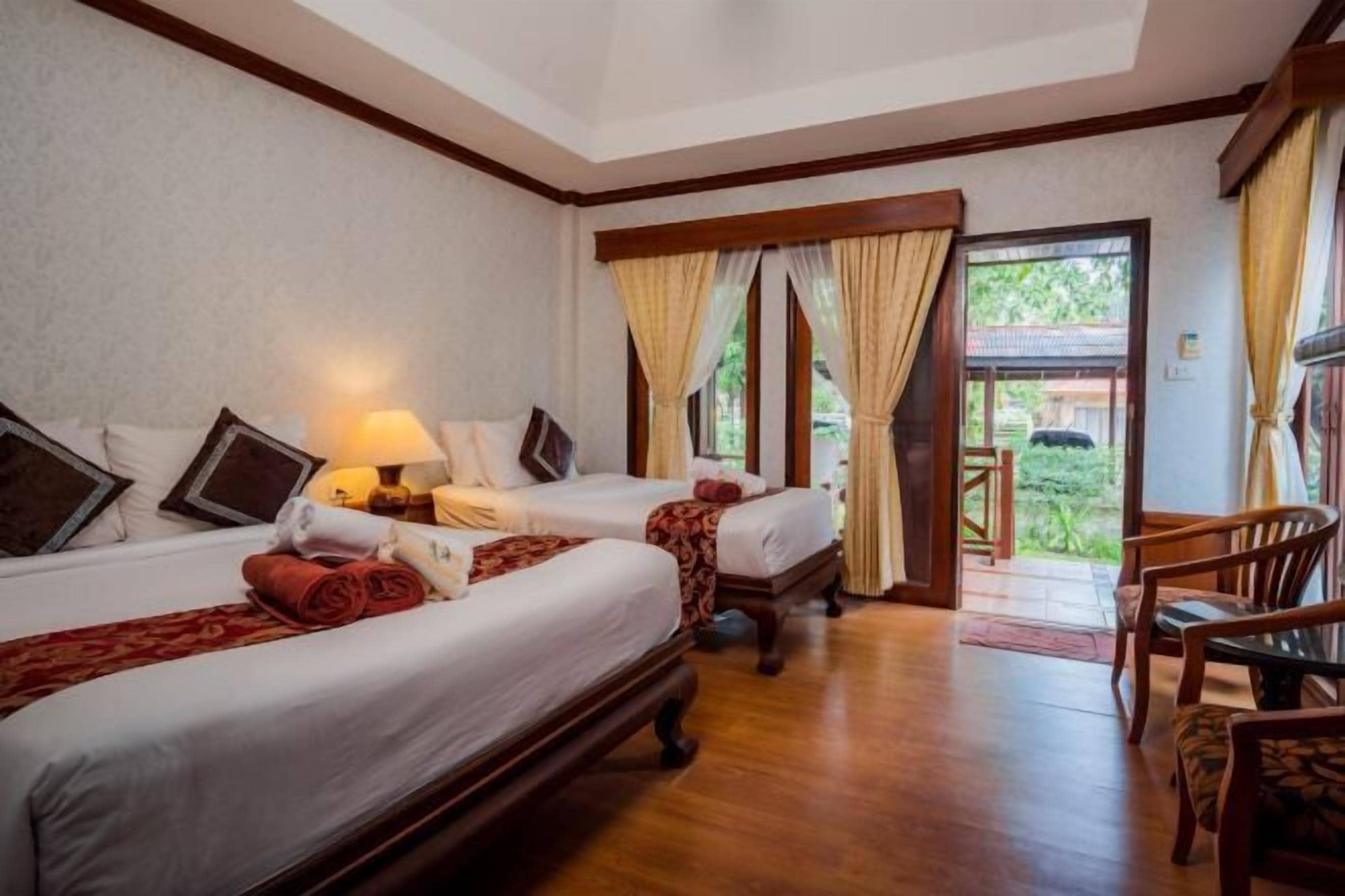 خزنة داخل الغرفة ومكتب وواي فاي مجانًا