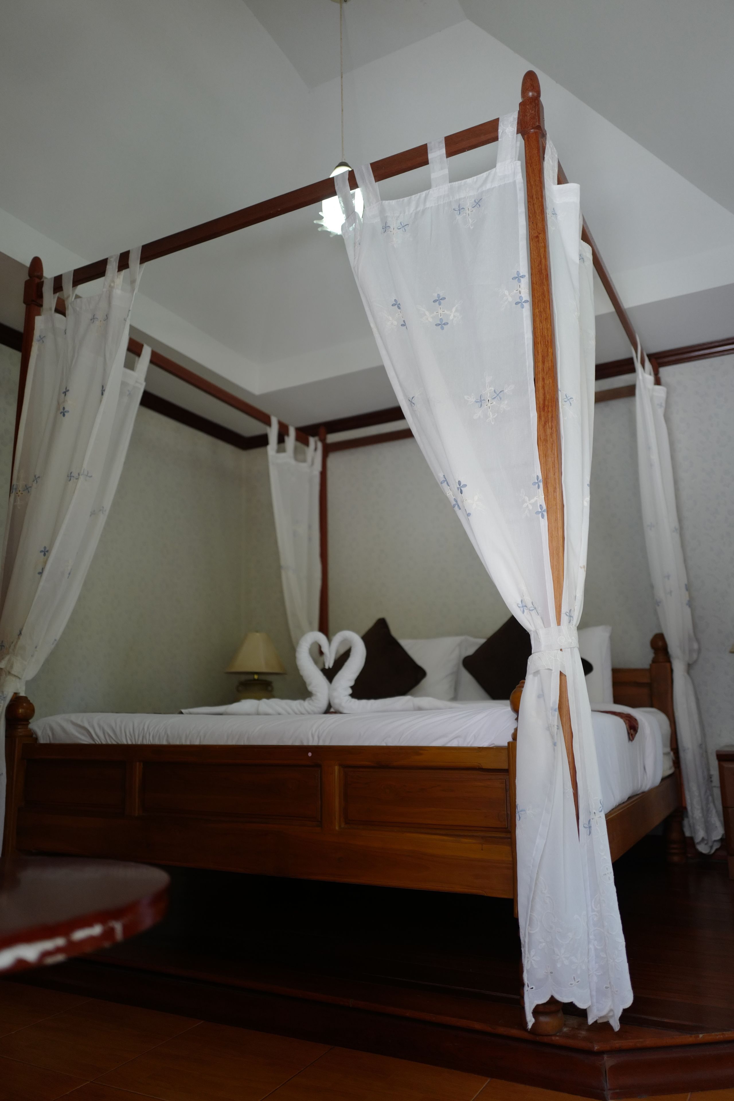 standard bungalow | in-room safe, desk, free wifi