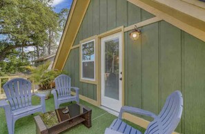 Terrace/patio - The Fairy Tern, PRIVATE/ONE-OF-A-KIND 4bd/3bth on Tybee's North End (Tybee Island)