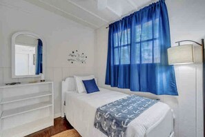 4 bedrooms, desk, iron/ironing board, travel crib