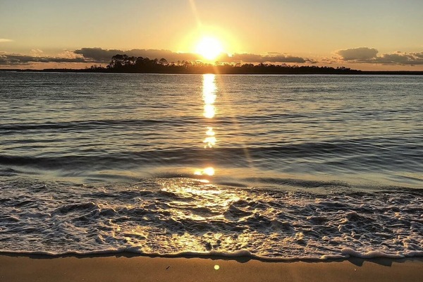 Nær stranden og strandhåndklær