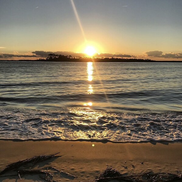 Beach nearby, beach towels