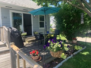 Outdoor dining - Location!! Ocean views. Easy walk to beaches, restaurants, shops. Quiet street.  (Middletown)