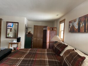 Skrivbord, strykjärn/strykbräda, gratis wi-fi och sängkläder