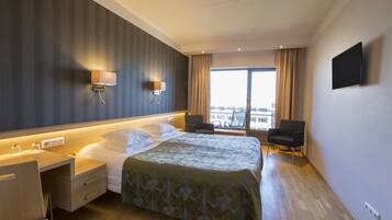 Chambre Double Supérieure, balcon | 1 chambre, bureau, fer et planche à repasser, Wi-Fi gratuit