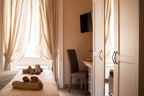 1 chambre, coffres-forts dans les chambres, bureau