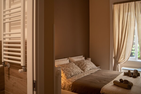1 bedroom, in-room safe, desk, iron/ironing board