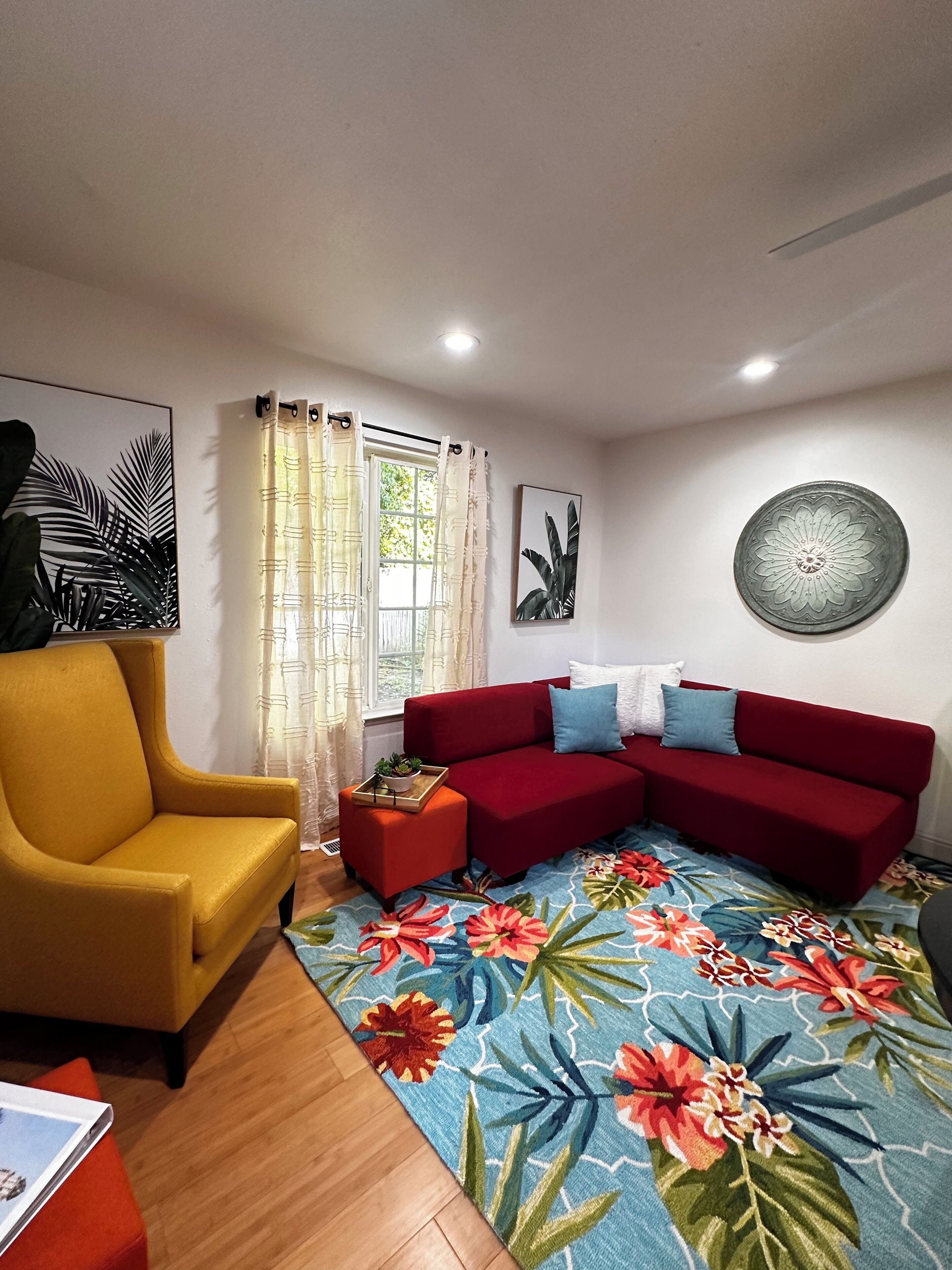 Modern Guesthouse W/ Tennis Court & Swimming Pool! Short walk to Bidwell Park!
