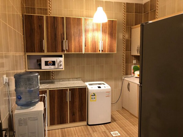 Apartment, 2 Schlafzimmer | Eigene Küche | Großer Kühlschrank, Ofen, Herdplatte, Wasserkocher