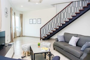 Living area - The Octagon Ipoh by Plush (Ipoh)