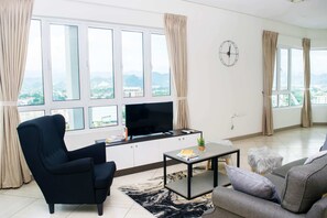 Living area - The Octagon Ipoh by Plush (Ipoh)