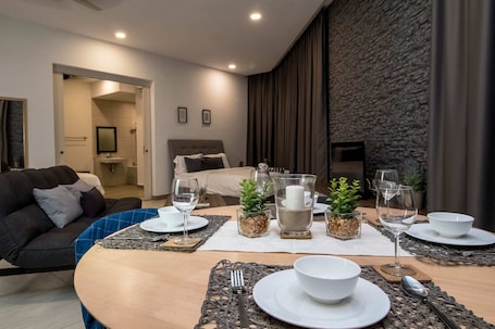 Comfort Apartment, 2 Bedrooms (3) | Private kitchen | Full-size fridge, electric kettle