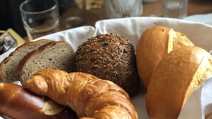 Daily buffet breakfast for a fee - Hotel Sauerländer Hof Iserlohn (Iserlohn)