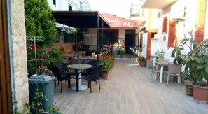 Free daily full breakfast