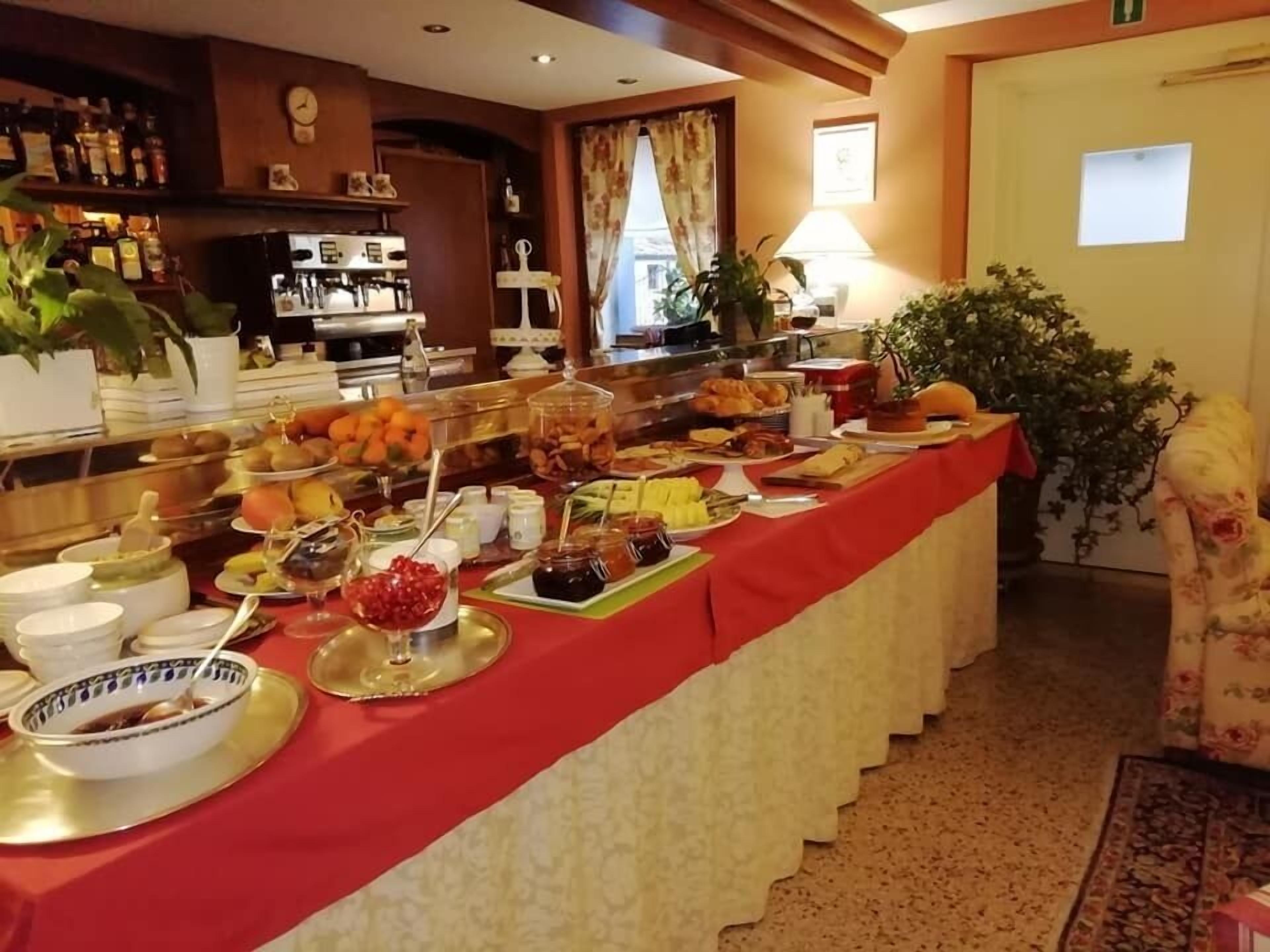 Colazione a base di specialità locali inclusa, servita tutte le mattine 