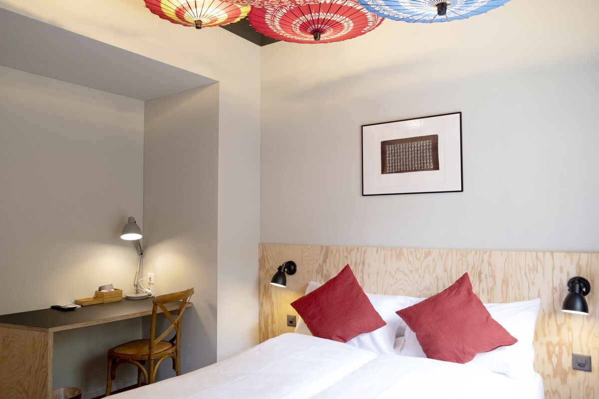 Deluxe Double Room | Desk, laptop workspace, blackout curtains, free cots/infant beds