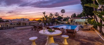 Villa Crisandra w/ heatable pool, Albufeira