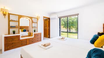 4 bedrooms, in-room safe, iron/ironing board, free WiFi