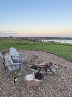 BBQ/picnic area - Tilba Lake House (Central Tilba)