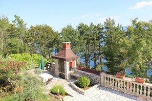 Outdoor dining - Apartment Šanjug (39079-A1) (Silo - island Krk)