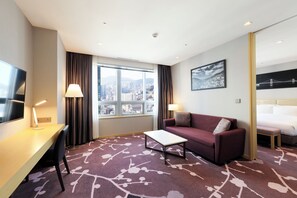 In-room safe, desk, blackout drapes, free WiFi - Avani Central Busan (Busan)