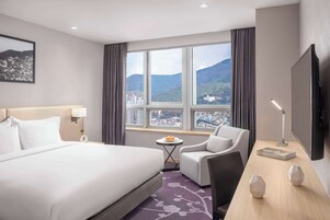 객실 내 금고, 책상, 암막 커튼, 무료 WiFi