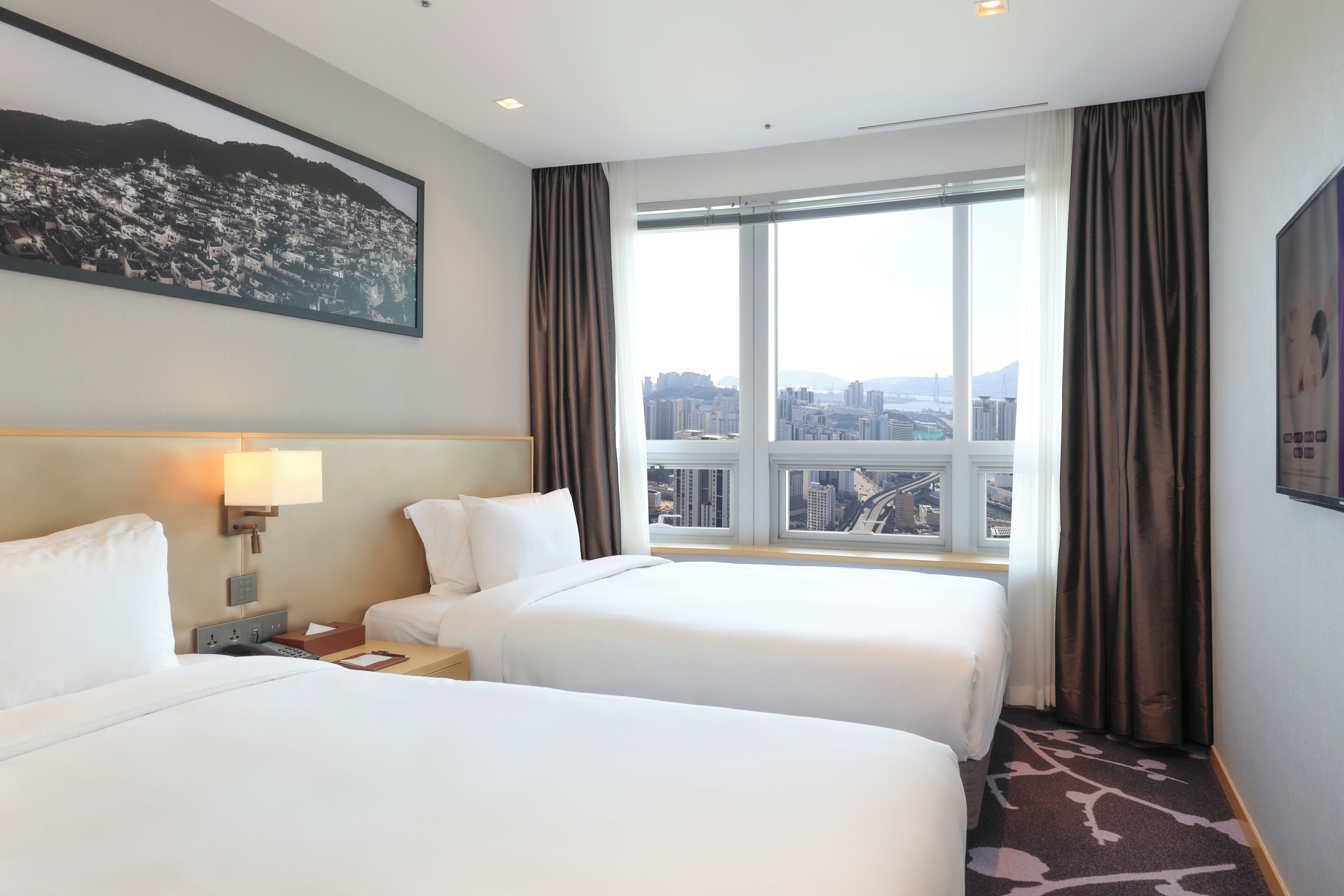 1 bedroom, in-room safe, desk, blackout curtains