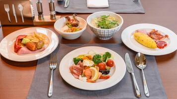 Frokostbuffé hver dag (mot et tillegg)