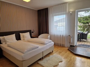 Ropa de cama hipoalergénica y cortinas blackout 