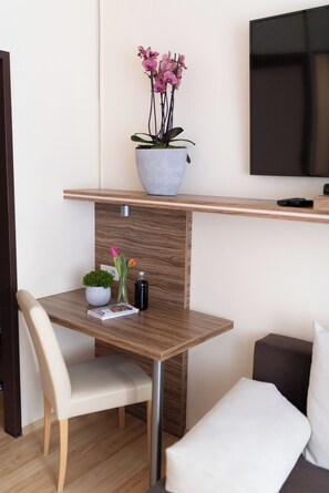 Hypo-allergenic bedding, blackout curtains, iron/ironing board - Hotelmaria (Gramatneusiedl)