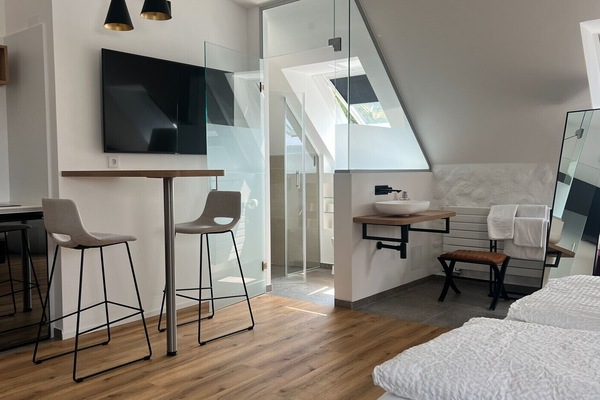 Roof top Suite | Hypo-allergenic bedding, blackout drapes, iron/ironing board, free WiFi