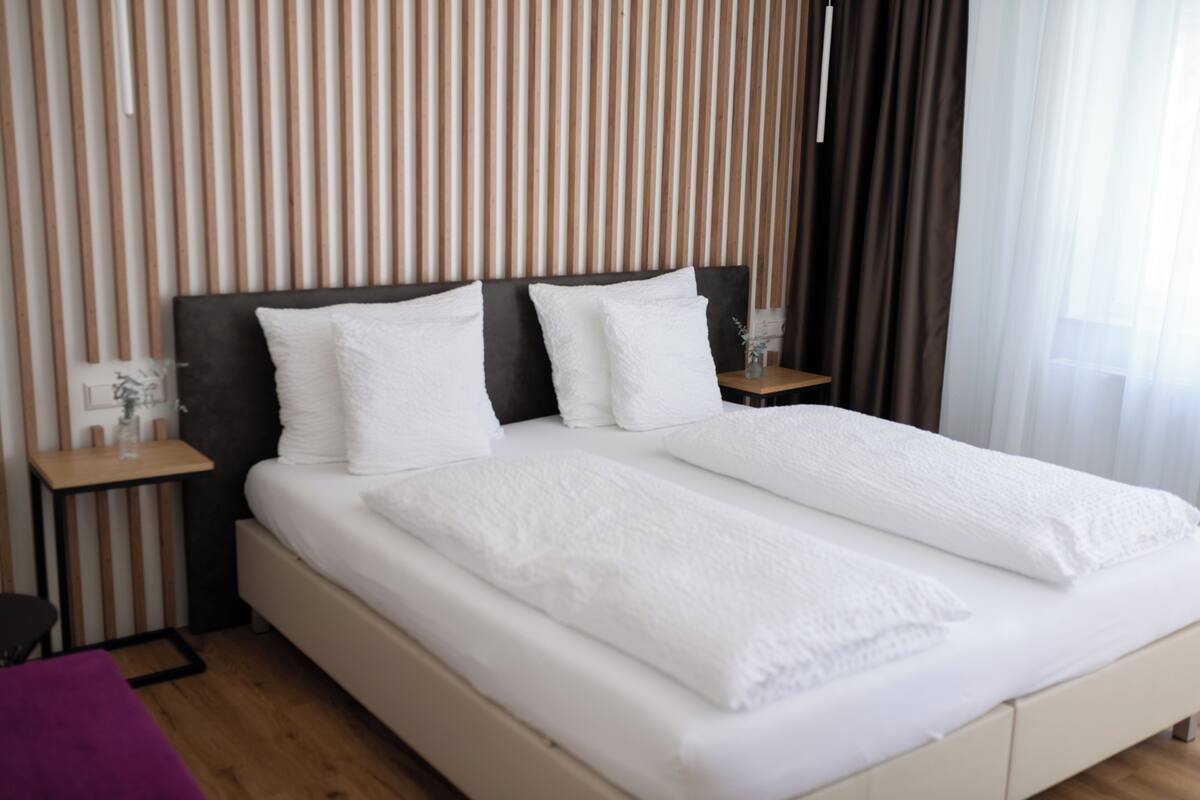 Ropa de cama hipoalergénica y cortinas blackout 