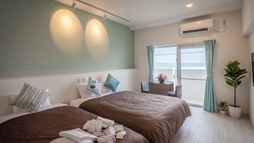 Large Twin Room | Free WiFi