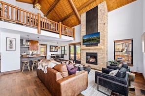 Smart TV, fireplace, stereo