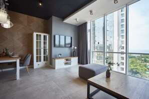 TV - Gagarin Plaza Sea View Apartments (Prymorsk Raion)