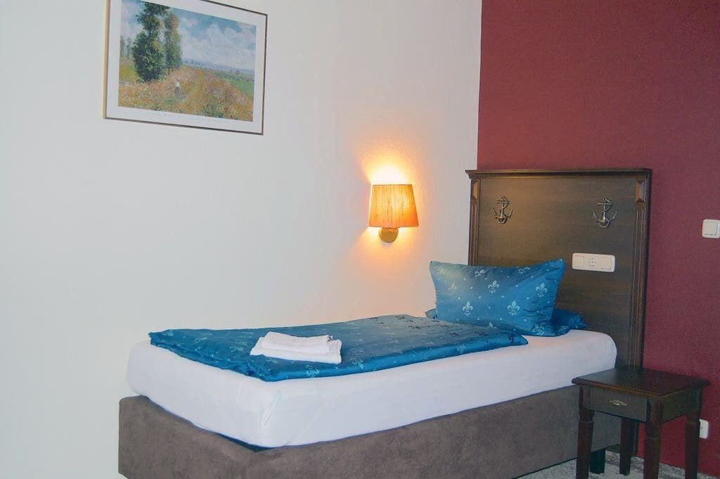 Hypo-allergenic bedding, desk, rollaway beds, free WiFi
