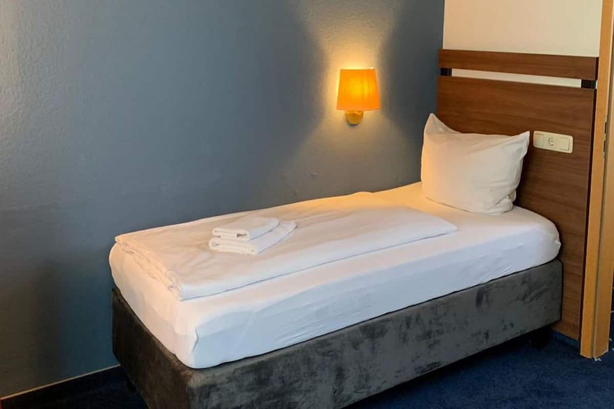 Enkelrum | Allergitestade sängkläder, skrivbord, extrasängar och gratis wi-fi