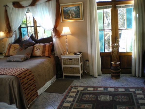 Exclusive Double Room (Top Unit) | Iron/ironing board, free WiFi, bed sheets